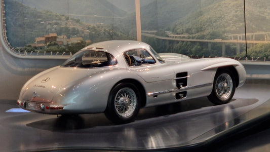 Musée Mercedes-Benz à Stuttgart : histoire automobile et voitures de légende
