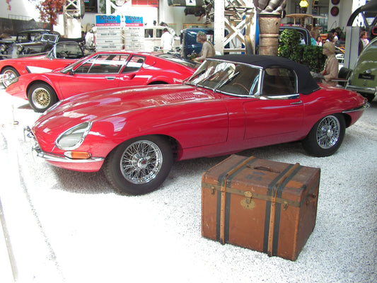 Jaguar Type E : une silhouette emblématique du design automobile